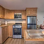 Central Hummelstown Apt 4 Miles To Hershey Park!